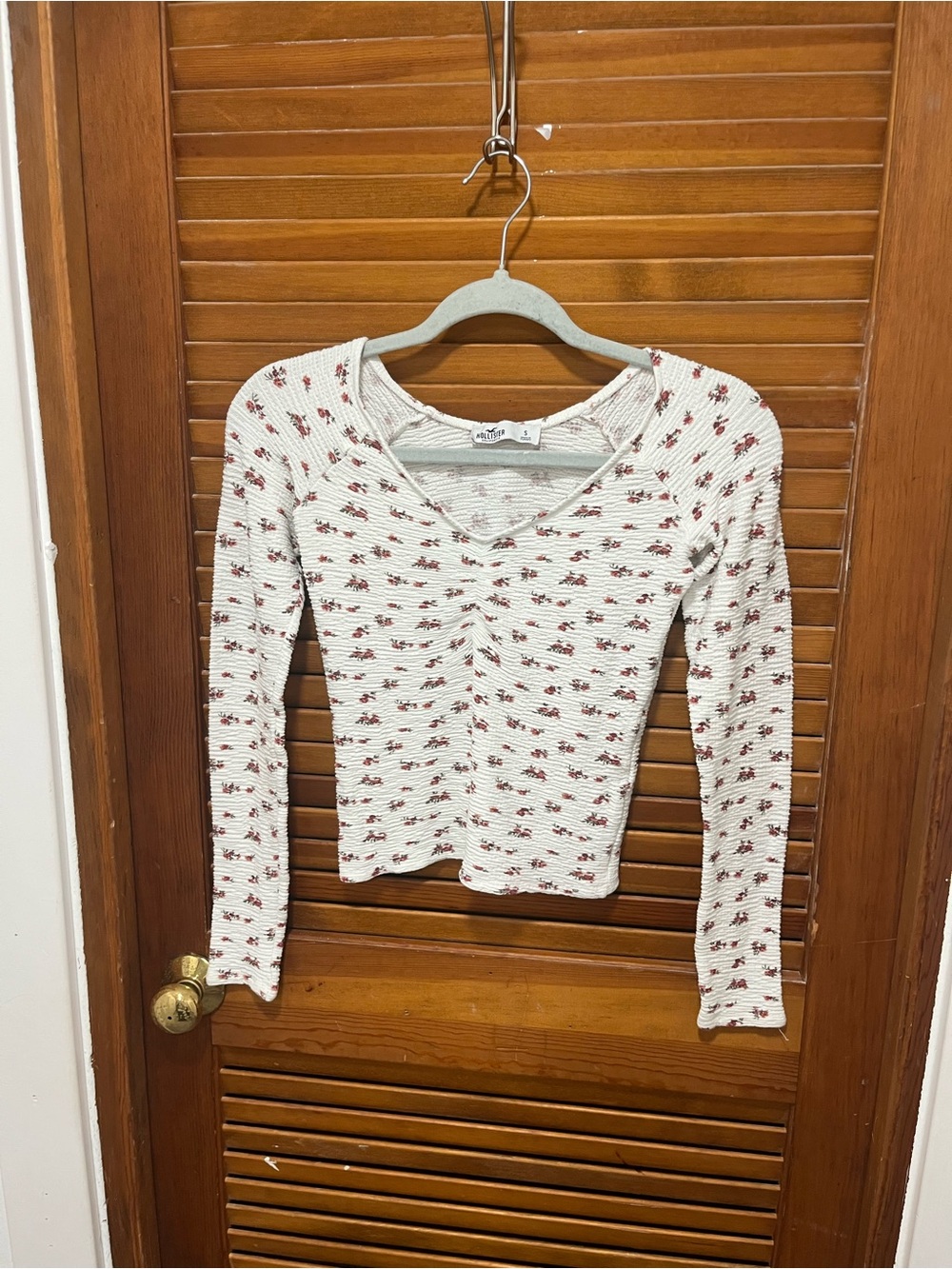 Hollister White Long-Sleeve V-Neck Top with Red Floral Print